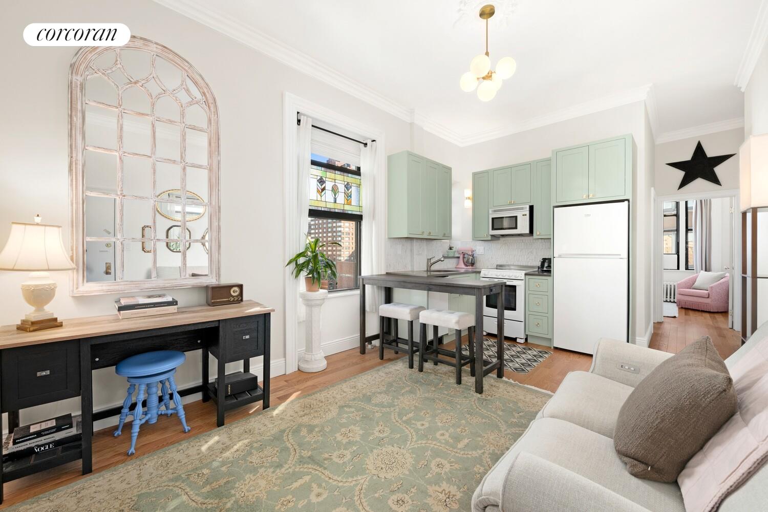 #16 photo, 140 W 69TH Street, マンハッタン Lincoln Square , NY 10023