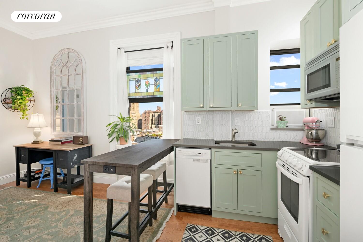 #17 photo, 140 W 69TH Street, マンハッタン Lincoln Square , NY 10023