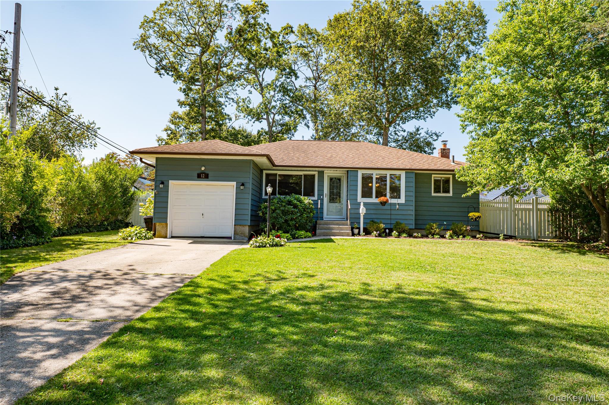 #1 photo, 12 Wadsworth Place, Smithtown , NY 11787