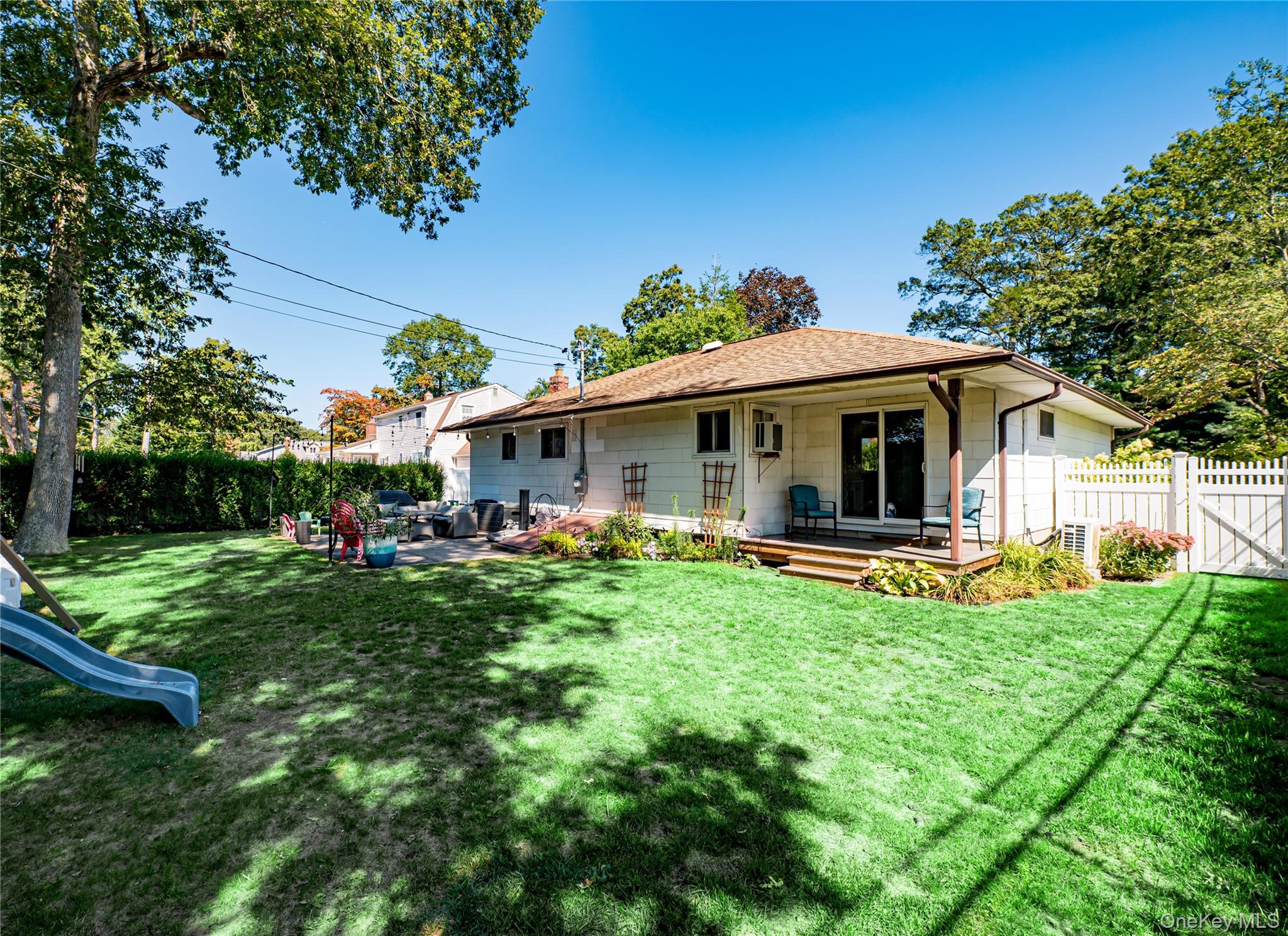 #17 photo, 12 Wadsworth Place, Smithtown , NY 11787