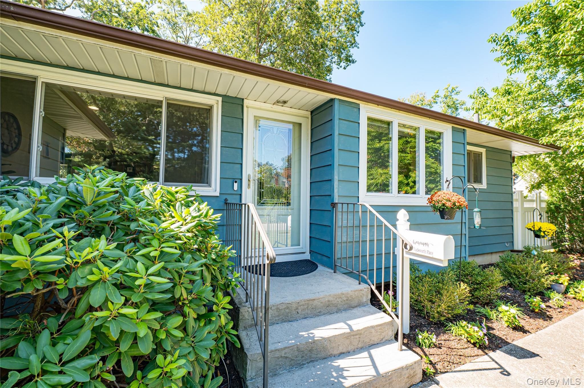 #2 photo, 12 Wadsworth Place, Smithtown , NY 11787