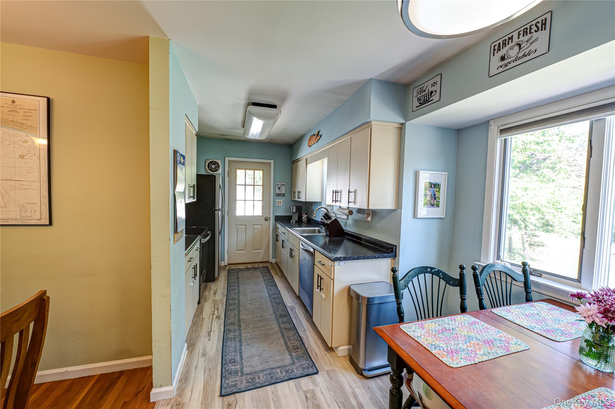 #7 photo, 12 Wadsworth Place, Smithtown , NY 11787