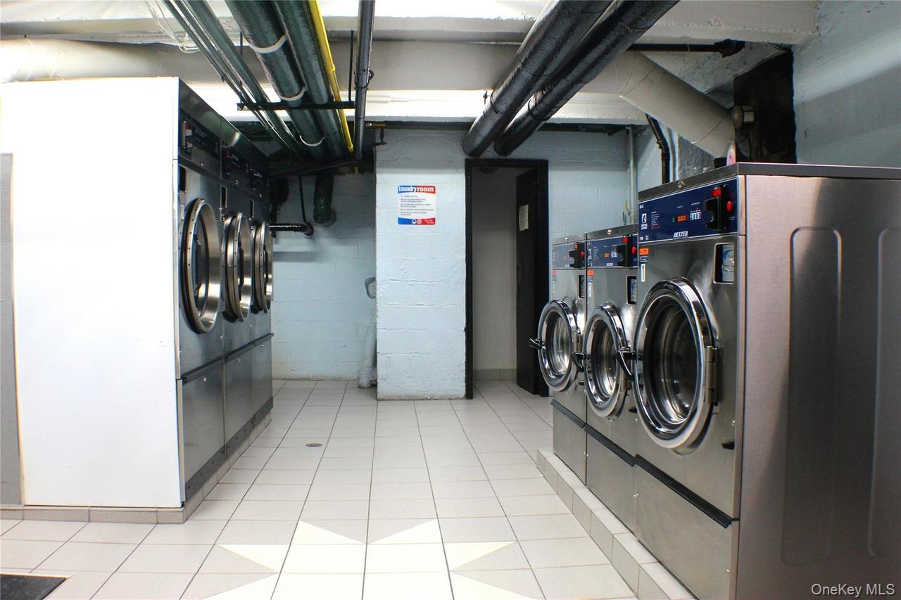 #2 photo, 112-24 Northern Boulevard, クイーンズ区 Corona , NY 11368