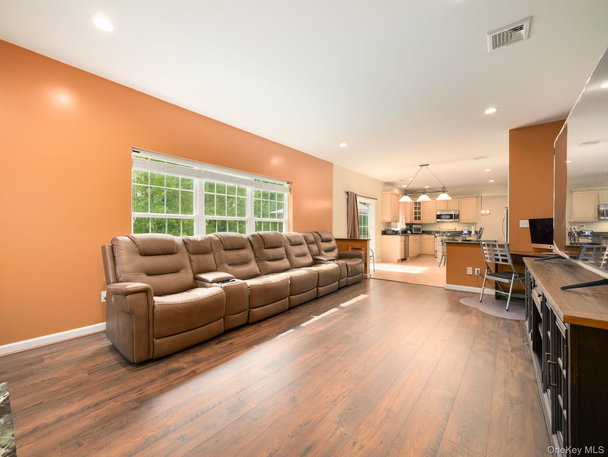 #4 photo, 74 Red Maple Way, New Windsor , NY 12553