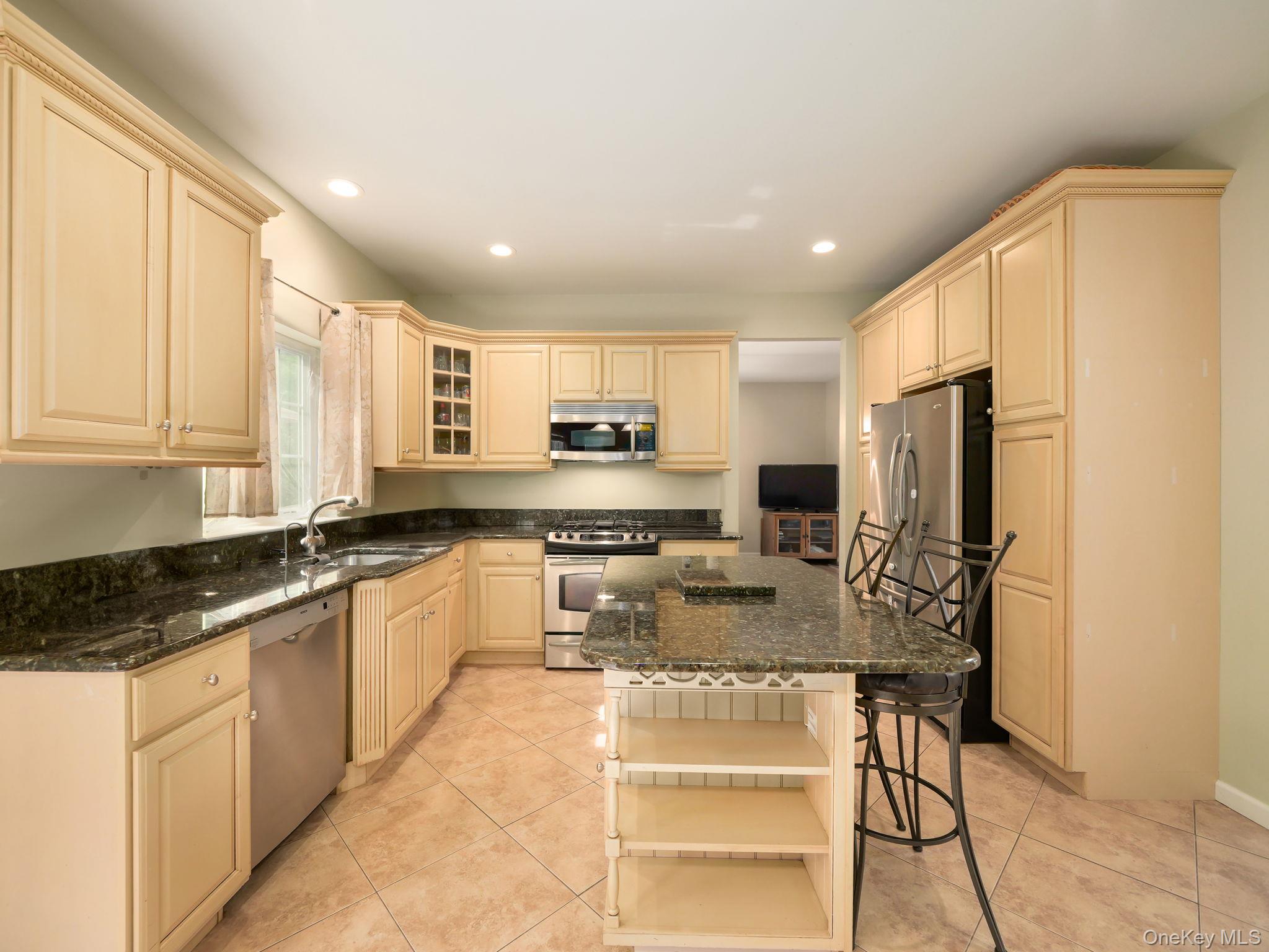 #6 photo, 74 Red Maple Way, New Windsor , NY 12553