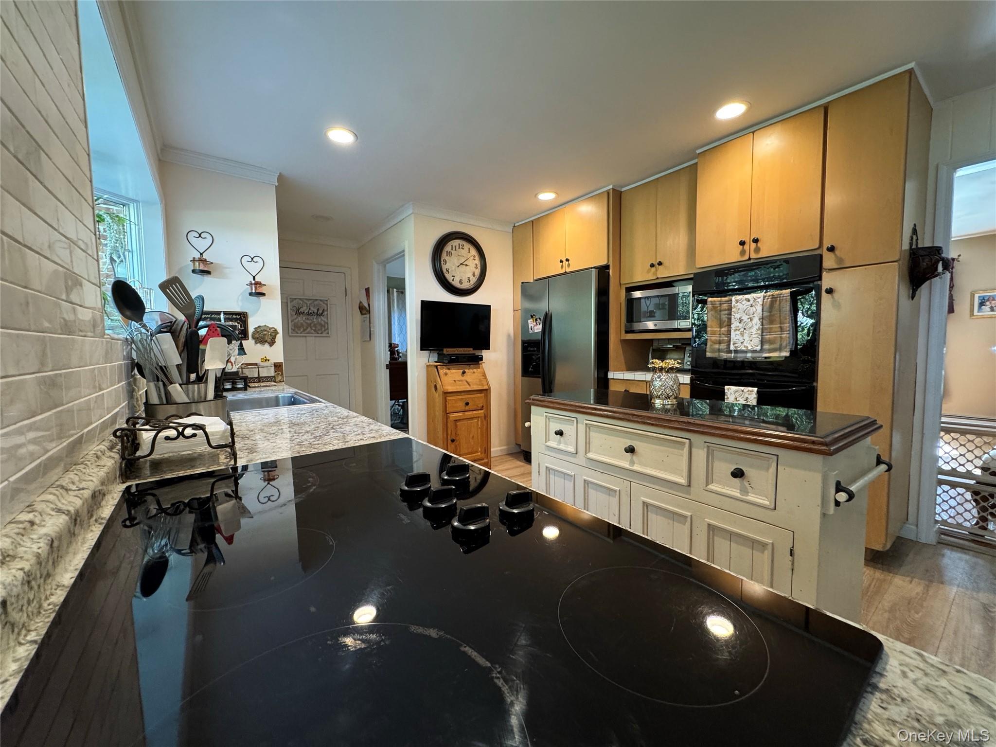 #8 photo, 7 Kingston Road, Mount Sinai , NY 11766