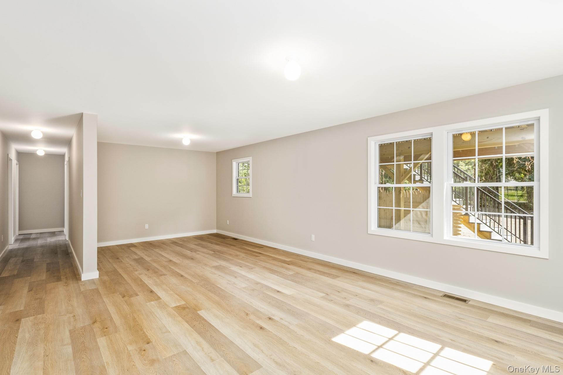 #11 photo, 92 Park Street, سوفولك Blue Point , NY 11715