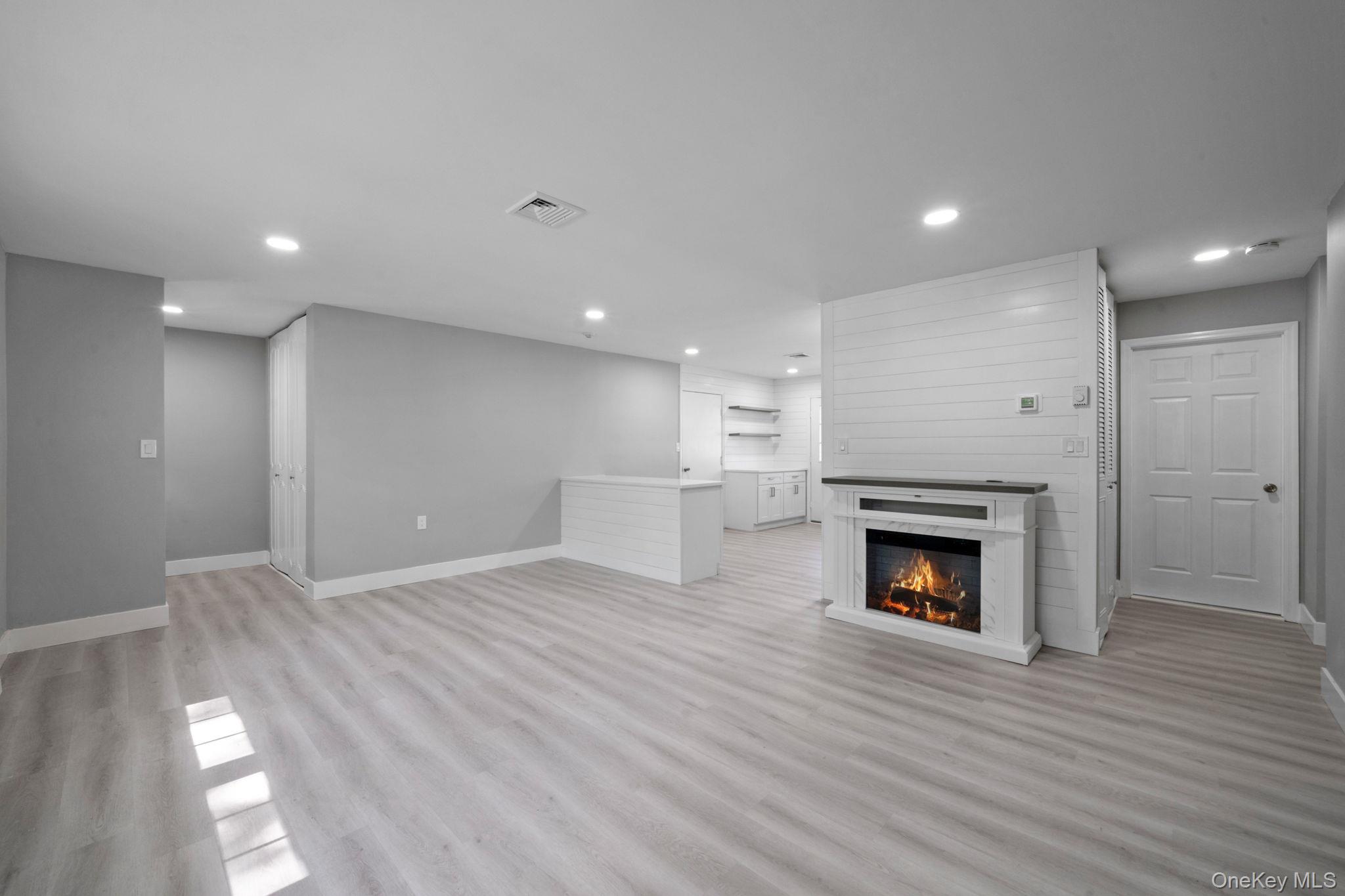 #19 photo, 269 Berwick Court, サフォーク郡 Ridge , NY 11961