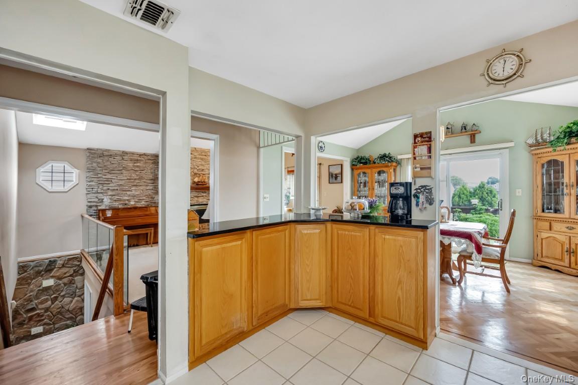 #14 photo, 193 Sportsmans Avenue, Freeport , NY 11520