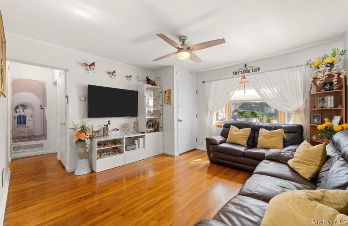 #9 photo, 14224 250th Street, Laurelton , NY 11422