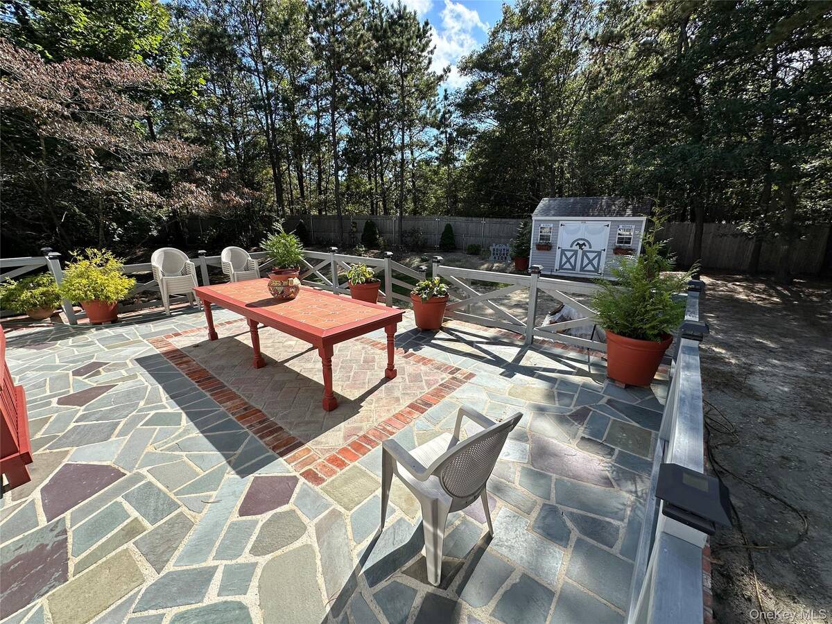 #10 photo, 53 Village Circle S, サフォーク郡 Manorville , NY 11949