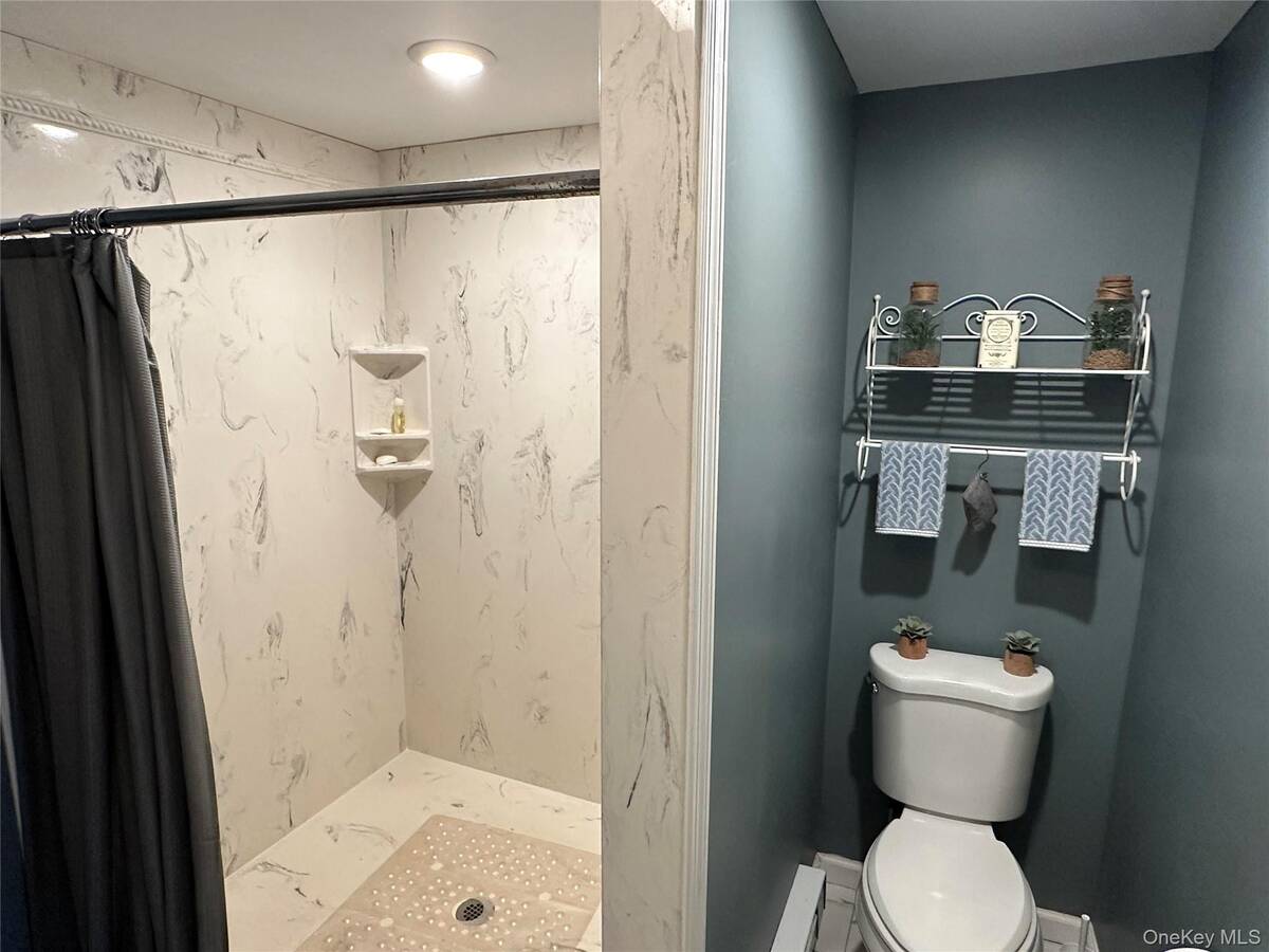 #8 photo, 53 Village Circle S, サフォーク郡 Manorville , NY 11949