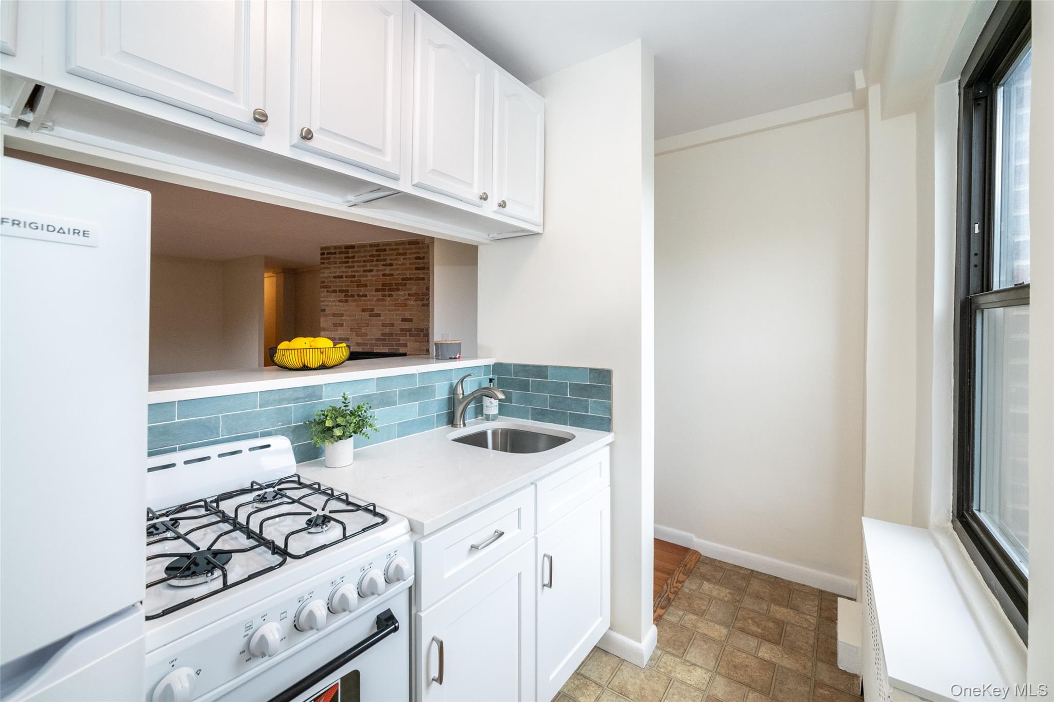 #16 photo, 180 Pearsall Drive, Mount Vernon , NY 10552