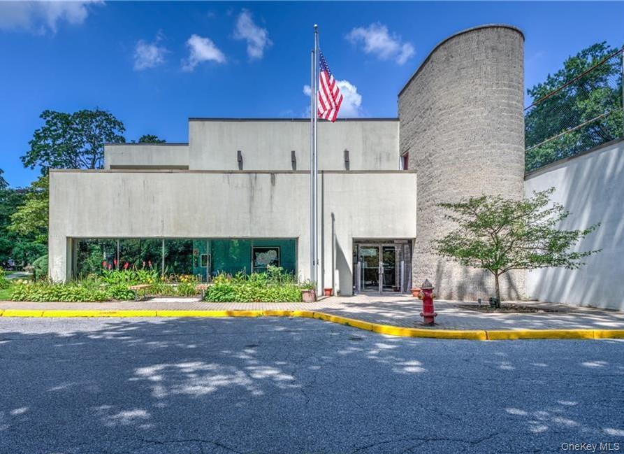 #19 photo, 180 Pearsall Drive, Mount Vernon , NY 10552