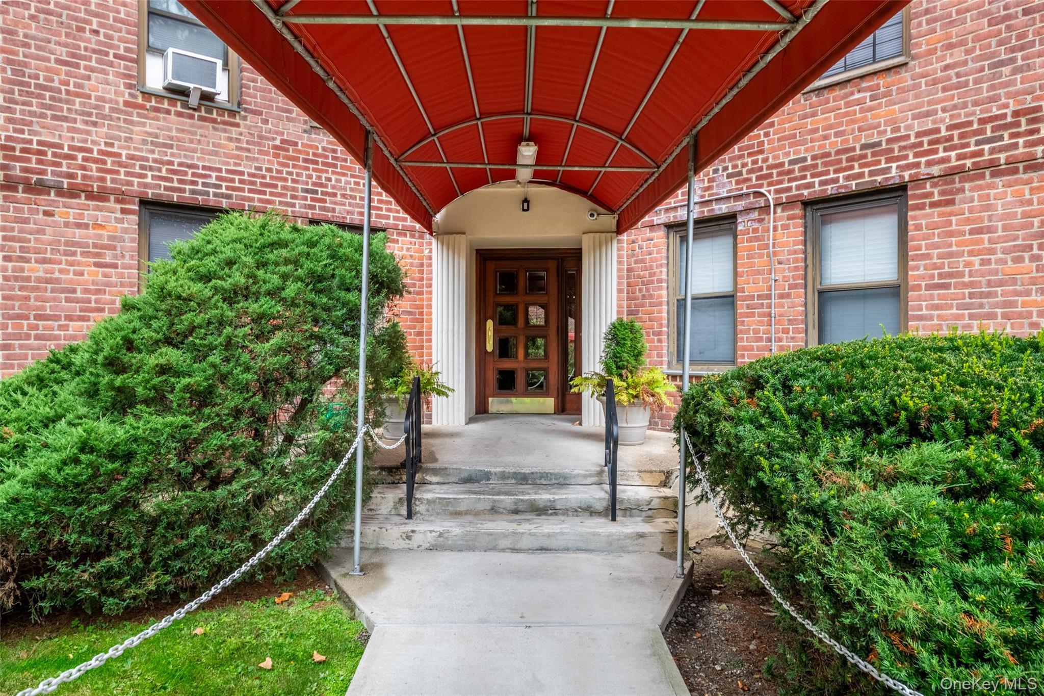 #5 photo, 180 Pearsall Drive, Mount Vernon , NY 10552