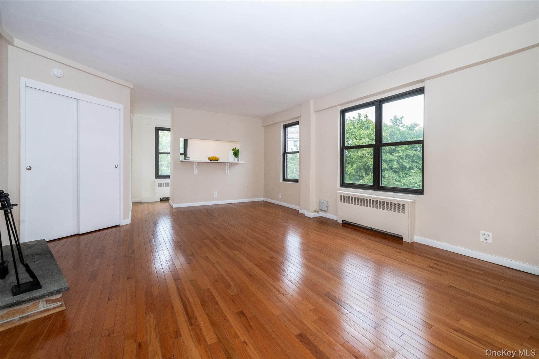 #9 photo, 180 Pearsall Drive, Mount Vernon , NY 10552