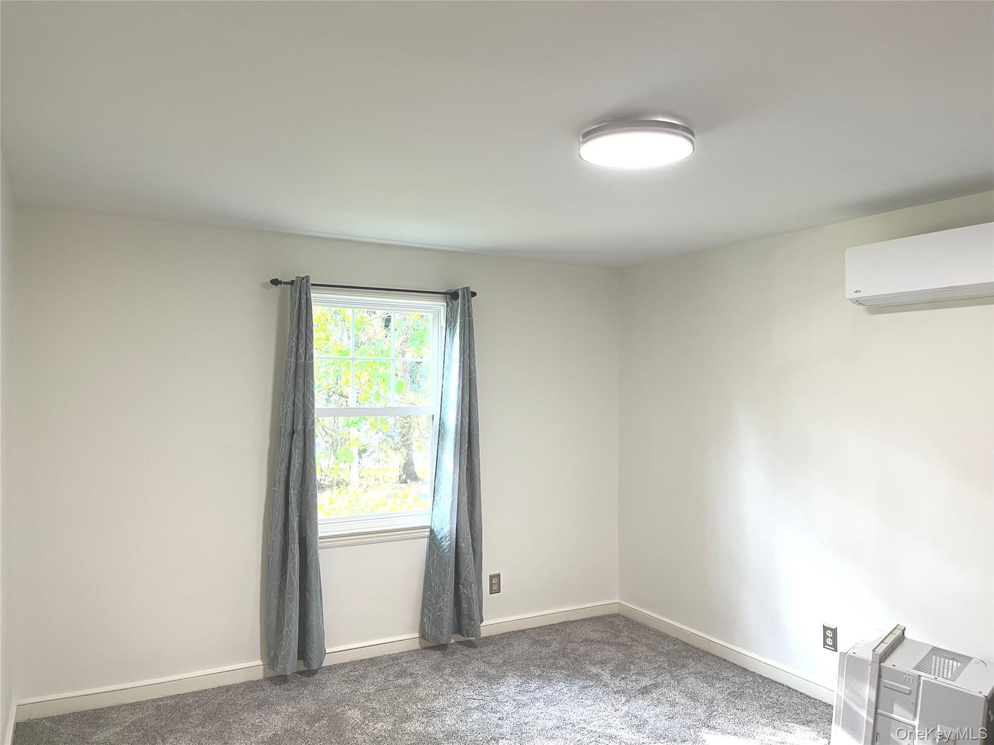 #12 photo, 14 Willow Bend, Poughkeepsie , NY 12601