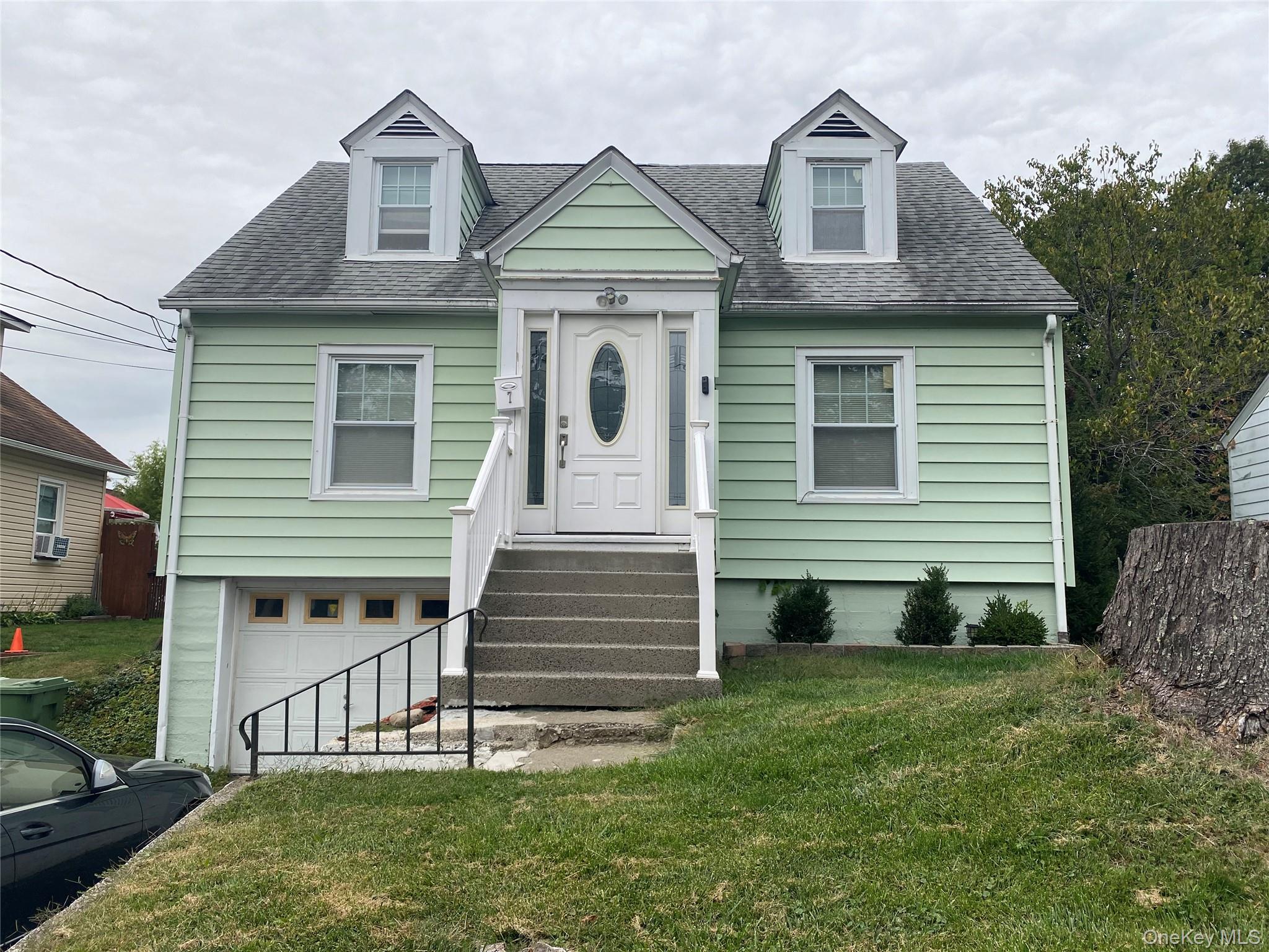 #1 photo, 7 Woods Place, Middletown , NY 10940