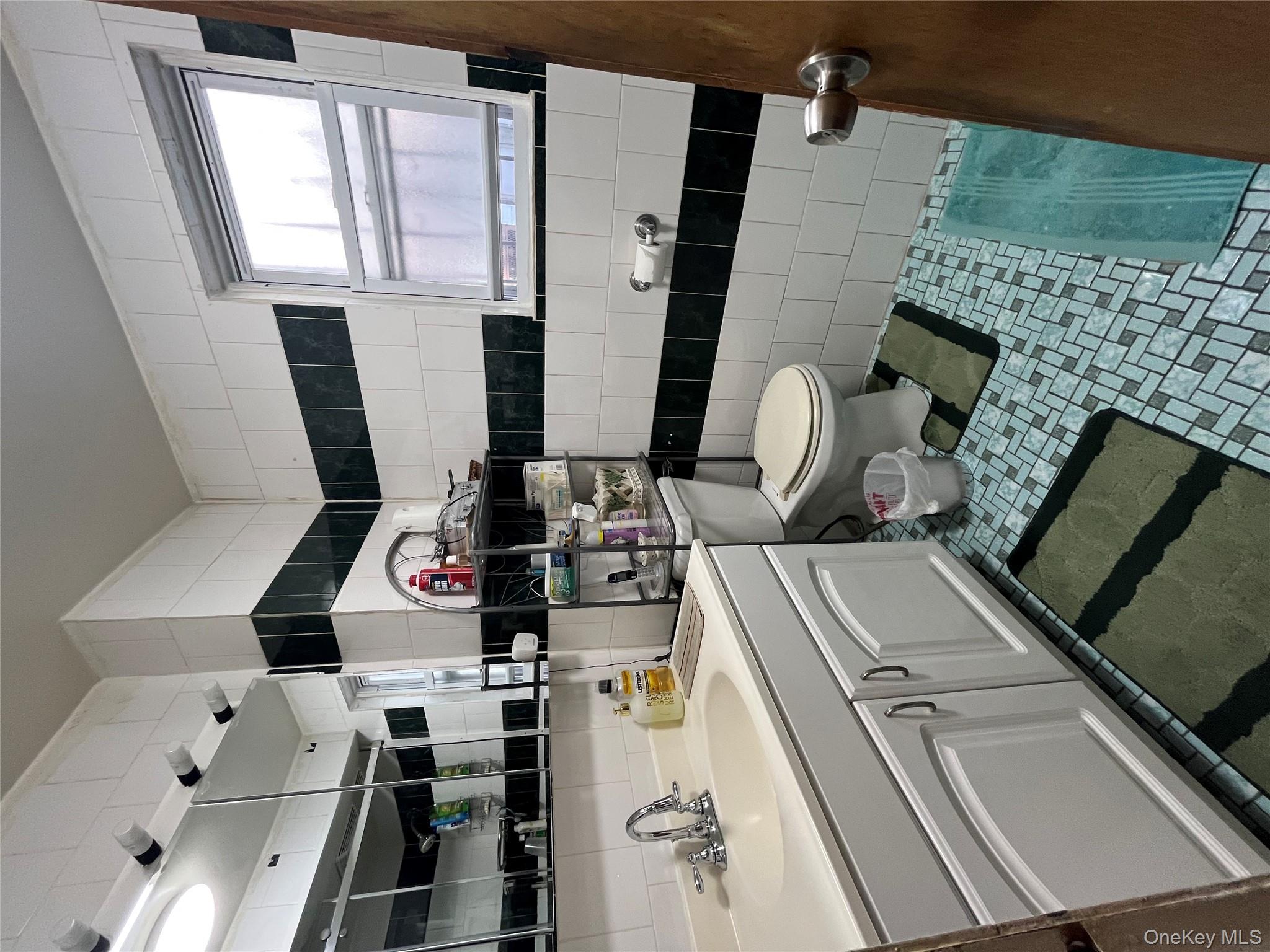 #20 photo, 3935 Barnes Avenue, Bronx , NY 10466