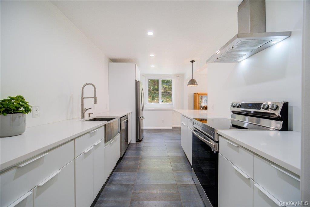 #11 photo, 456 Oscawana Lake Road, Putnam Valley , NY 10579