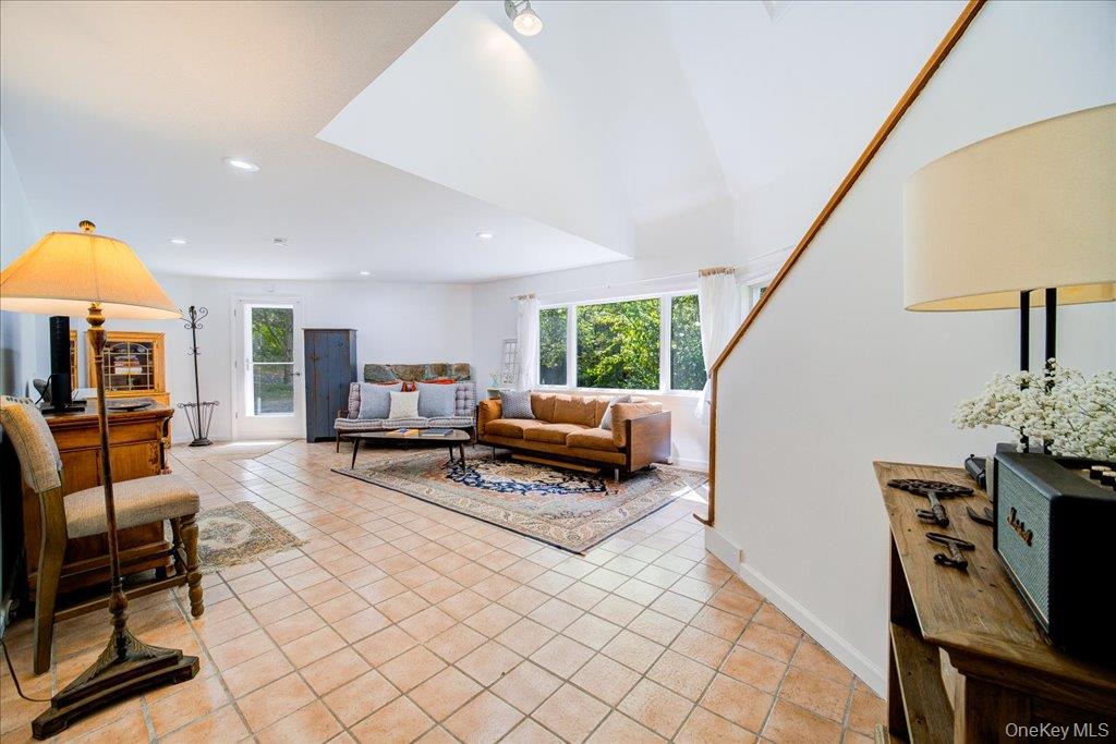 #4 photo, 456 Oscawana Lake Road, Putnam Valley , NY 10579