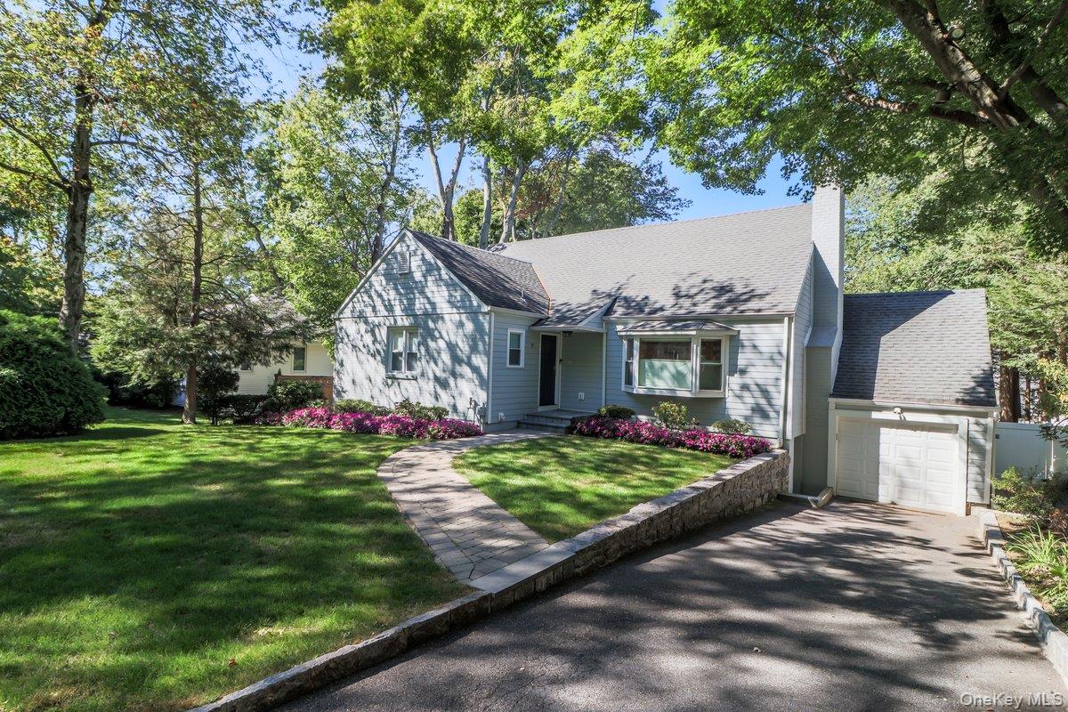 #1 photo, 112 Thornbury Road, Scarsdale , NY 10583