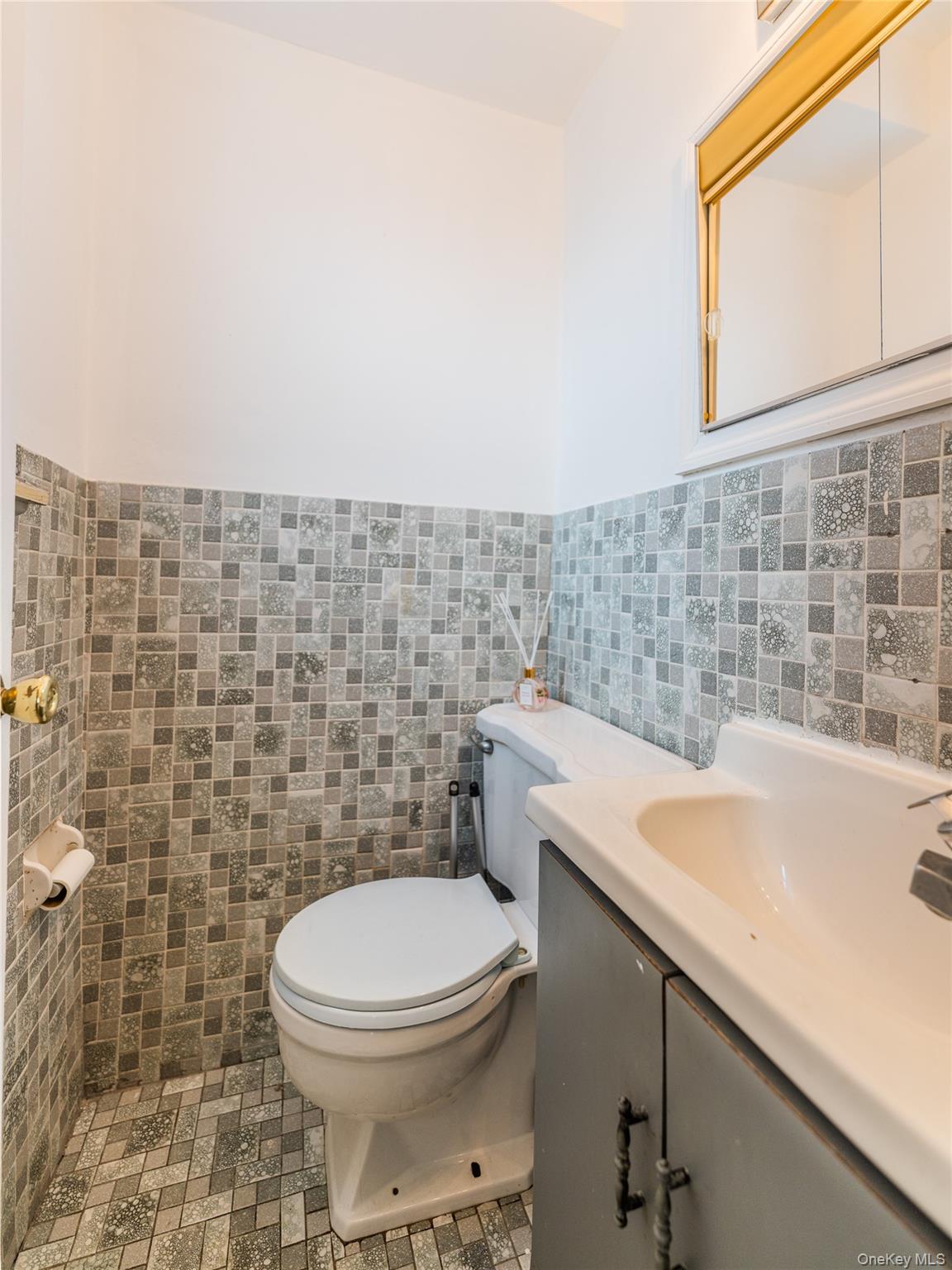 #20 photo, 50-15 199th Street, Fresh Meadows , NY 11365