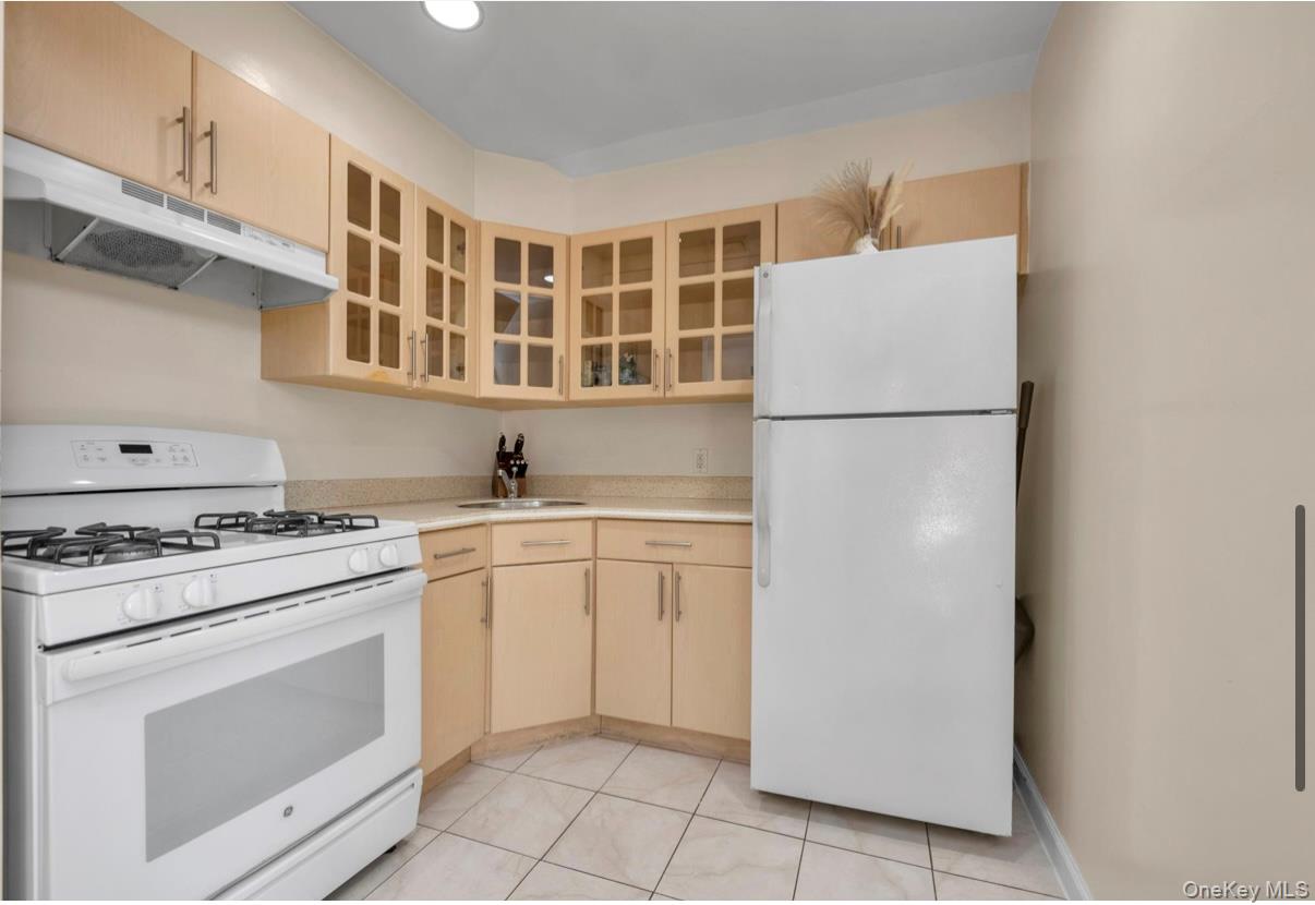 #11 photo, 8810 70th Road, Forest Hills , NY 11375