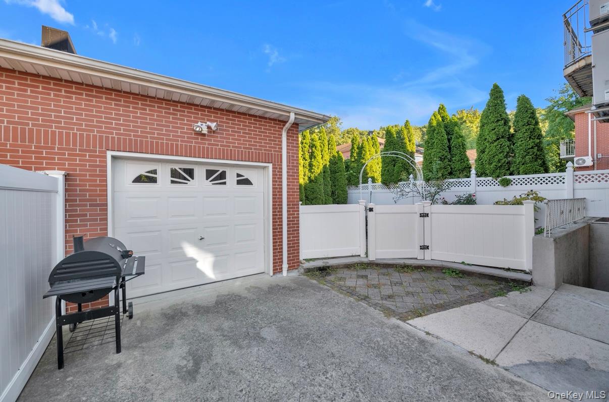 #15 photo, 8810 70th Road, Forest Hills , NY 11375