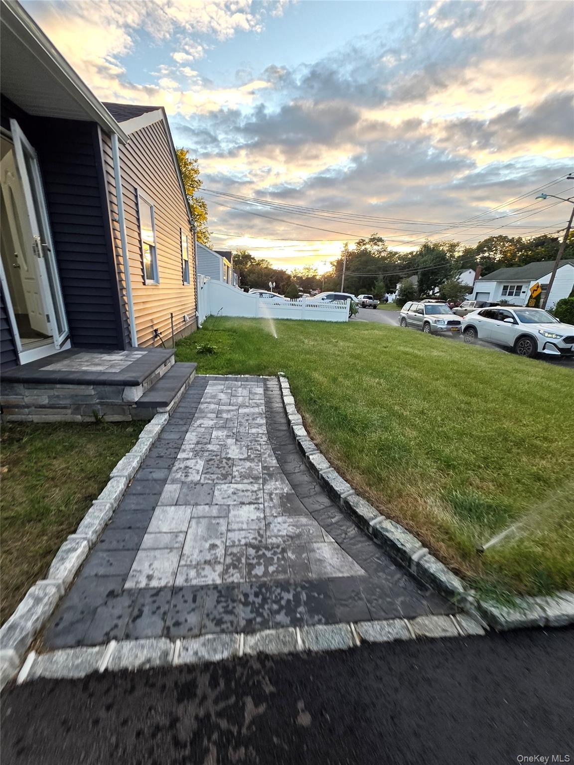 #1 photo, 308 Hancock Street, सफ़ोक काउंटी Brentwood , NY 11717