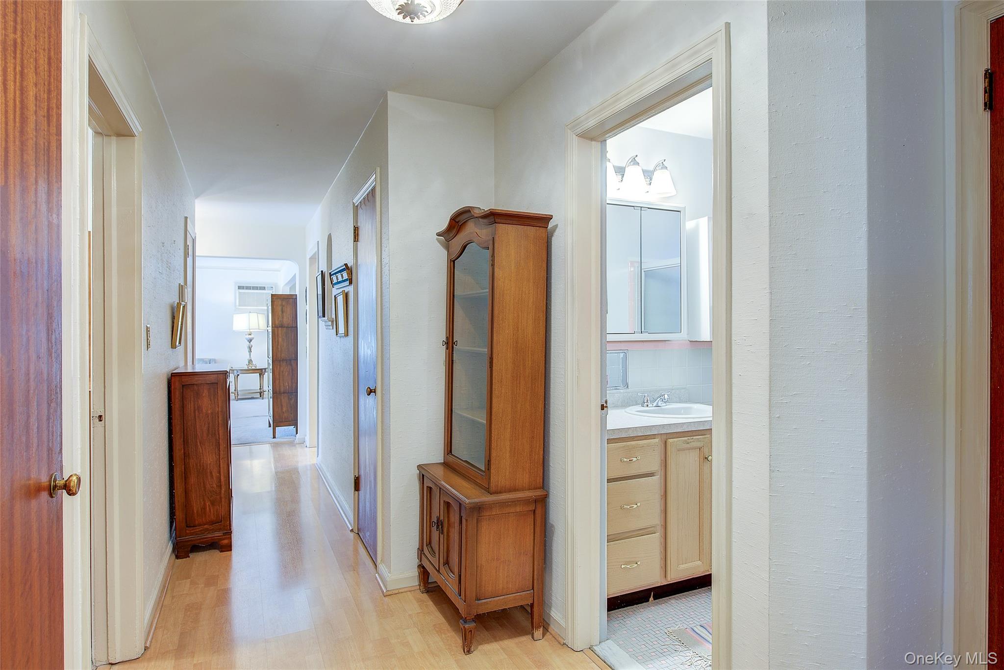 #18 photo, 216-03 64th Avenue, Bayside , NY 11364