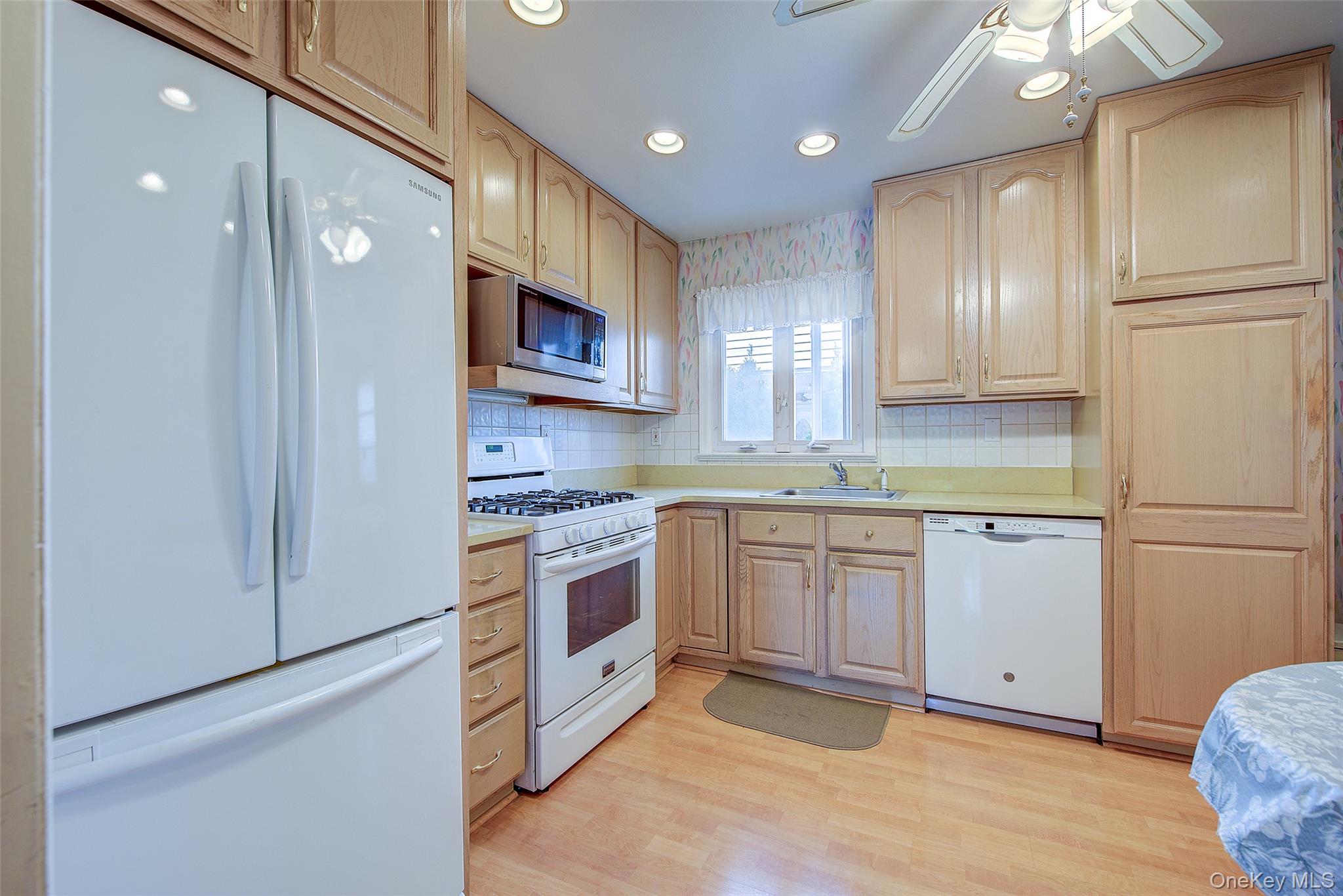 #8 photo, 216-03 64th Avenue, Bayside , NY 11364