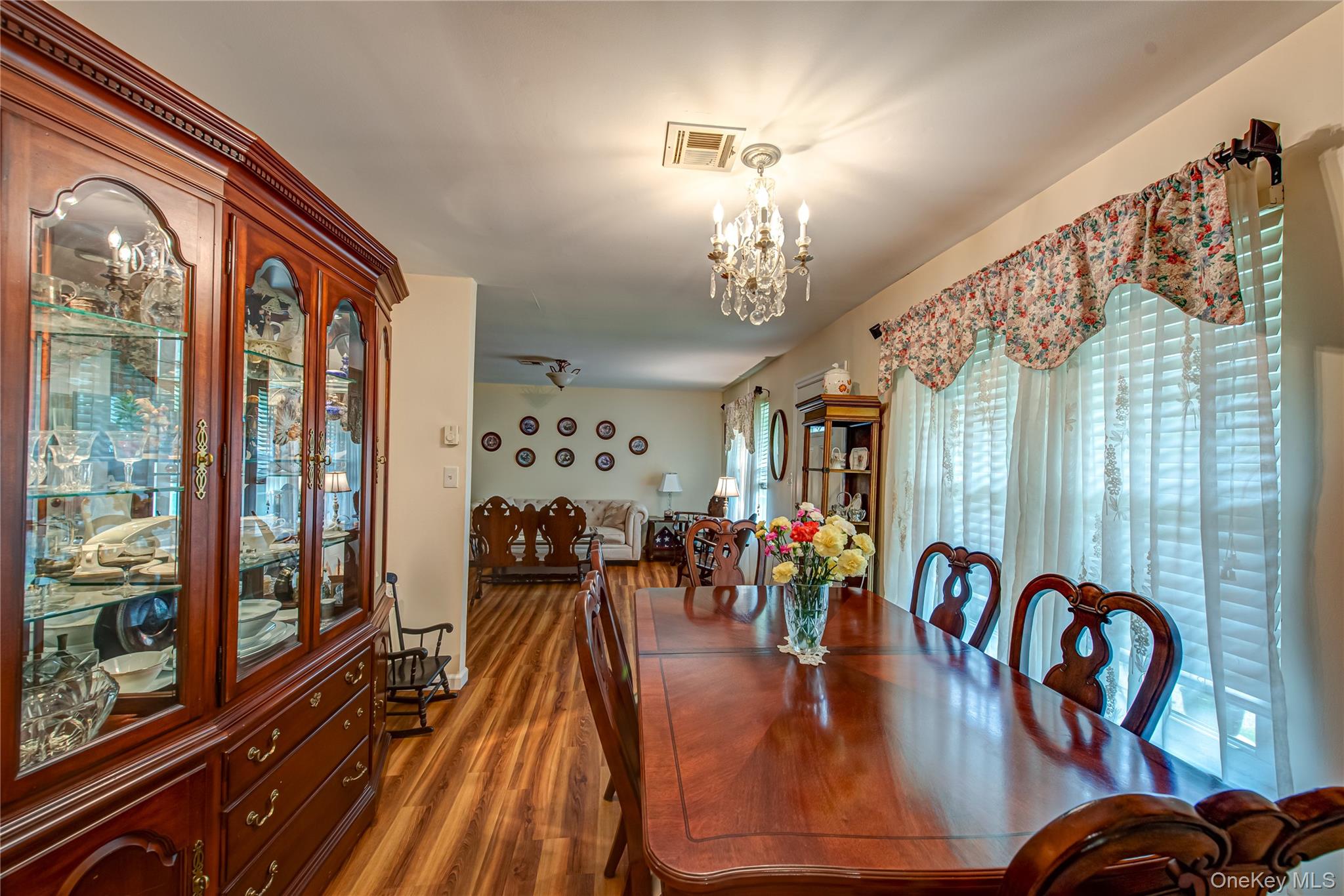 #8 photo, 350B Woodbridge Drive, サフォーク郡 Ridge , NY 11961