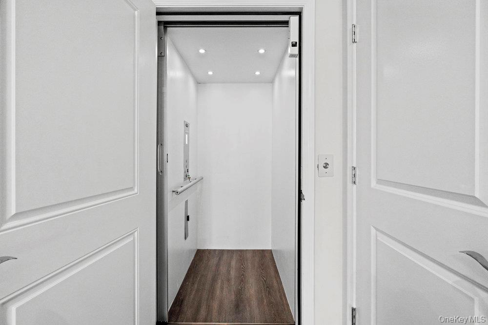 #17 photo, 295 Silver Timber Drive, Yaphank , NY 11980