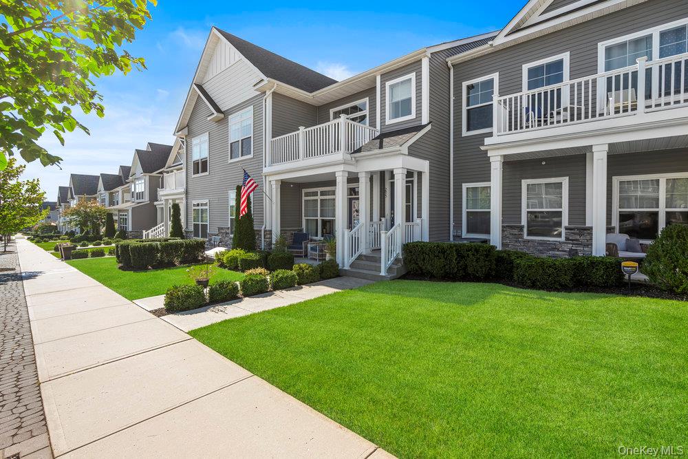 #2 photo, 295 Silver Timber Drive, Yaphank , NY 11980