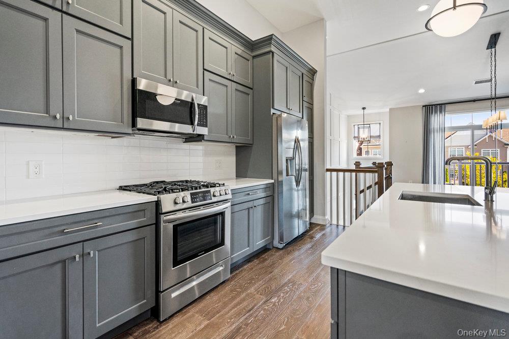 #5 photo, 295 Silver Timber Drive, Yaphank , NY 11980