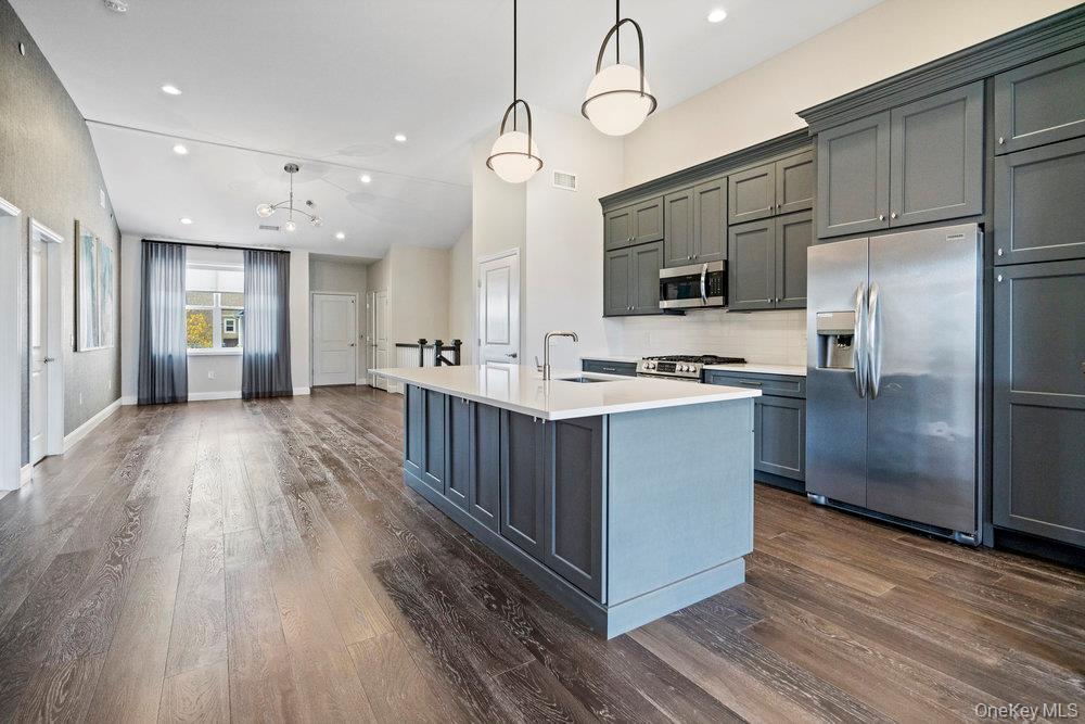 #6 photo, 295 Silver Timber Drive, Yaphank , NY 11980