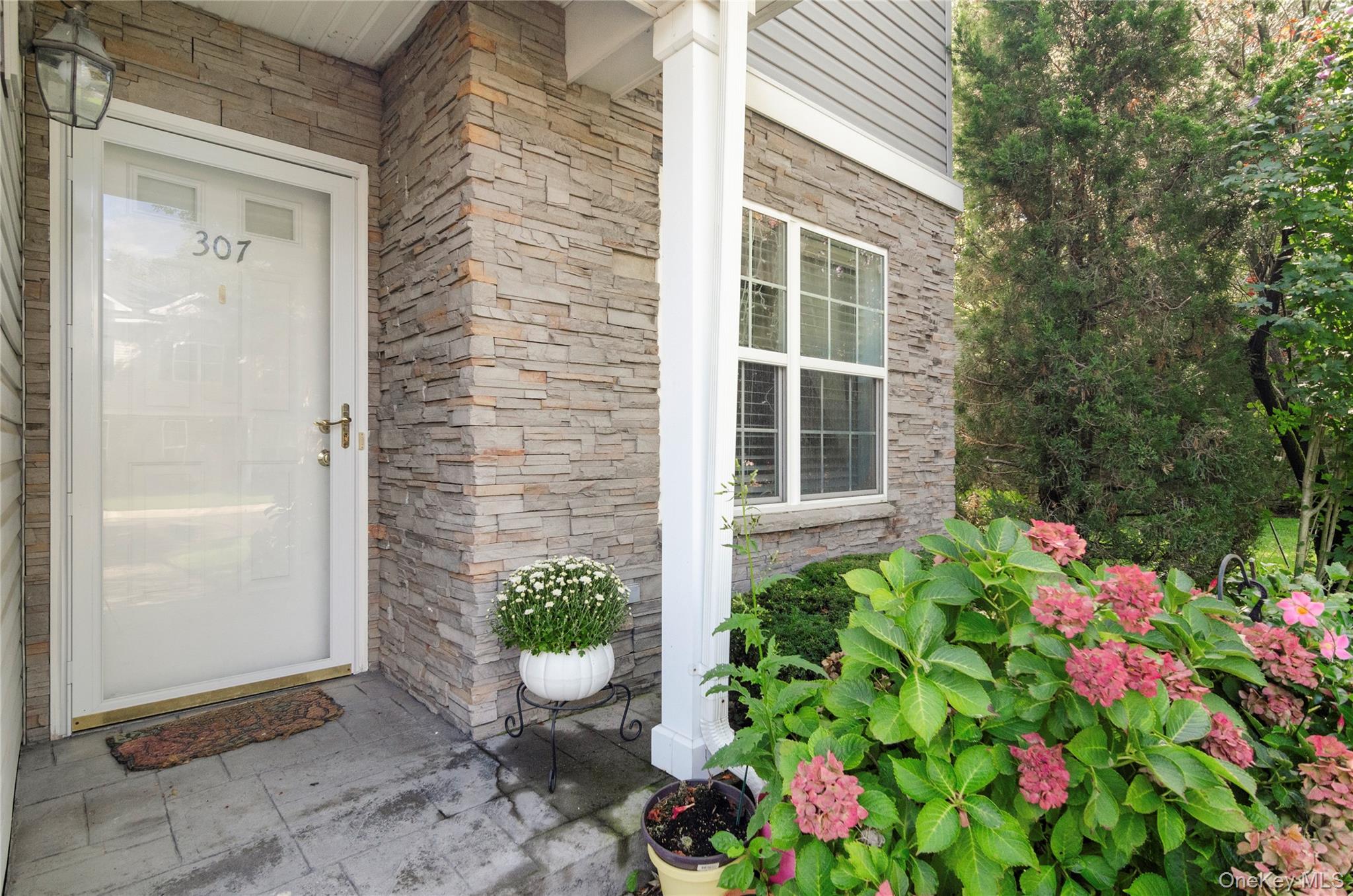 #5 photo, 307 Medea Way, Central Islip , NY 11722