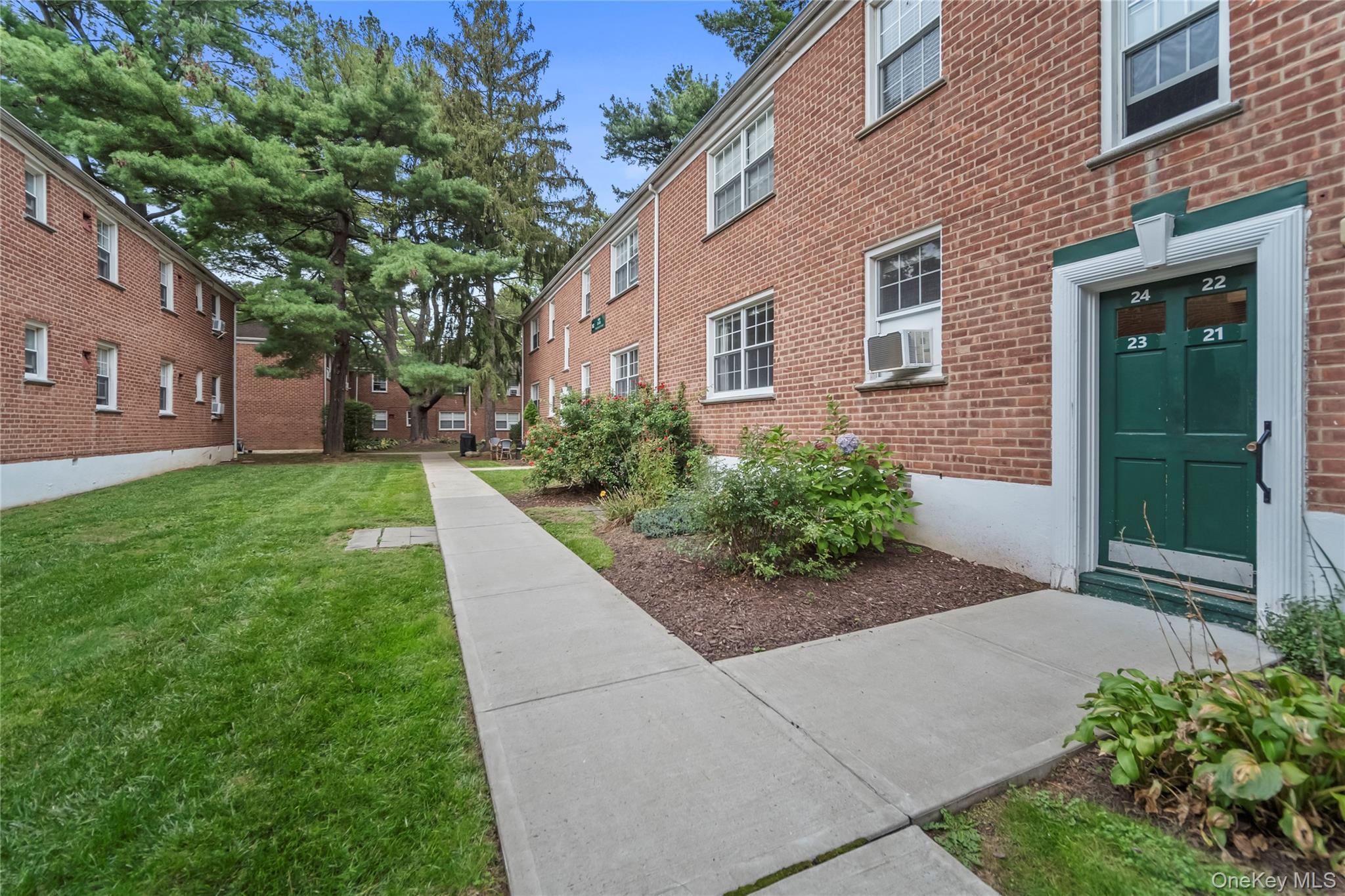 #15 photo, 182 Pinewood Road, Hartsdale , NY 10530