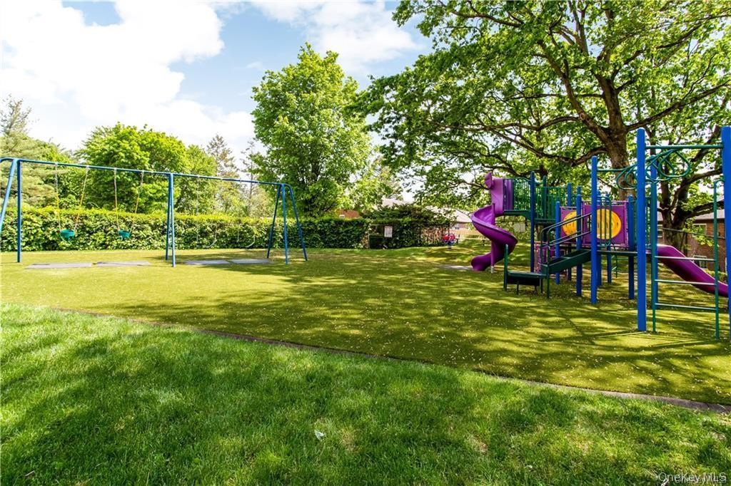 #2 photo, 182 Pinewood Road, Hartsdale , NY 10530