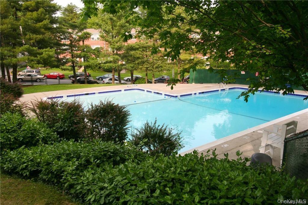 #3 photo, 182 Pinewood Road, Hartsdale , NY 10530