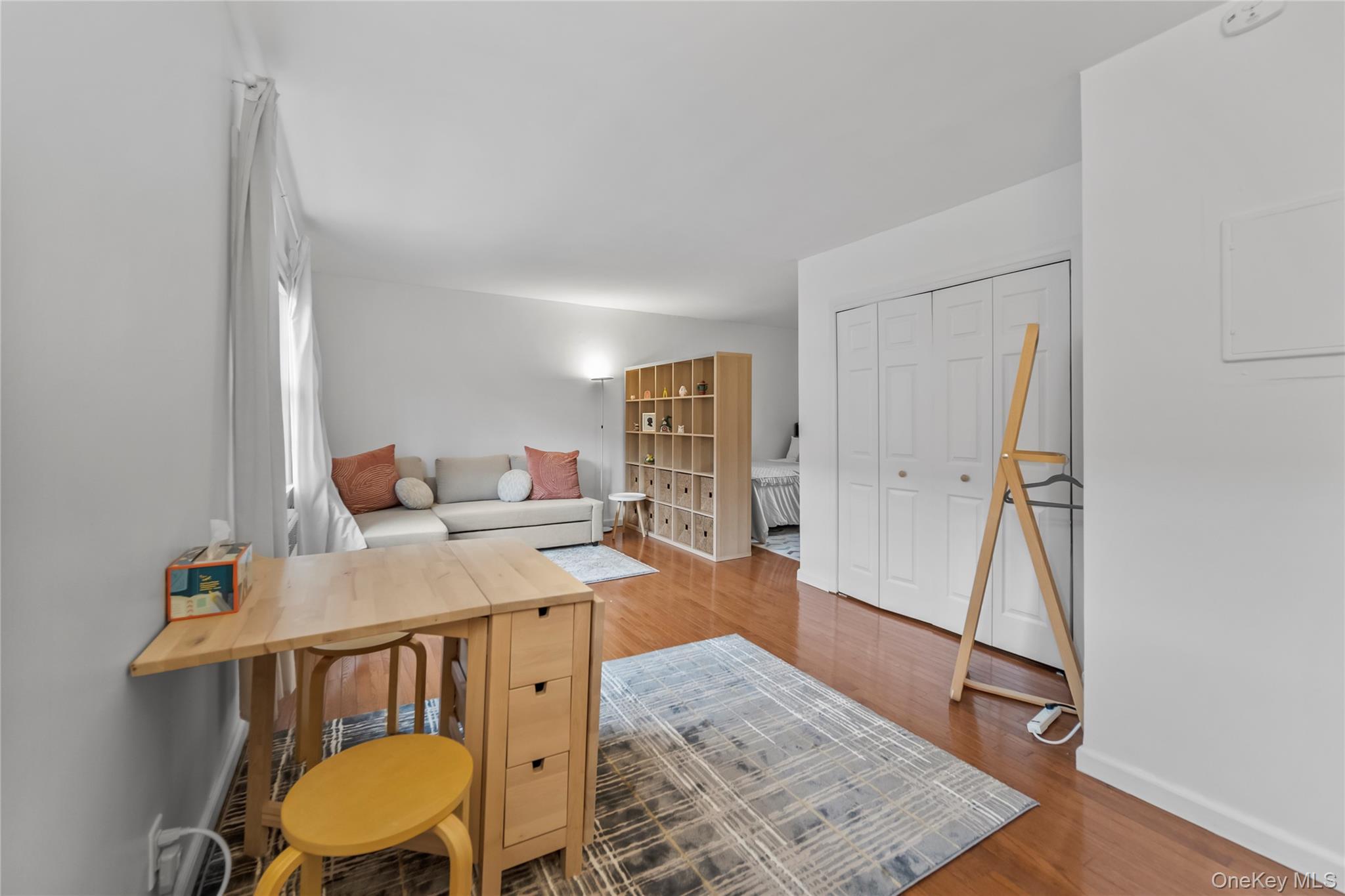 #8 photo, 182 Pinewood Road, Hartsdale , NY 10530