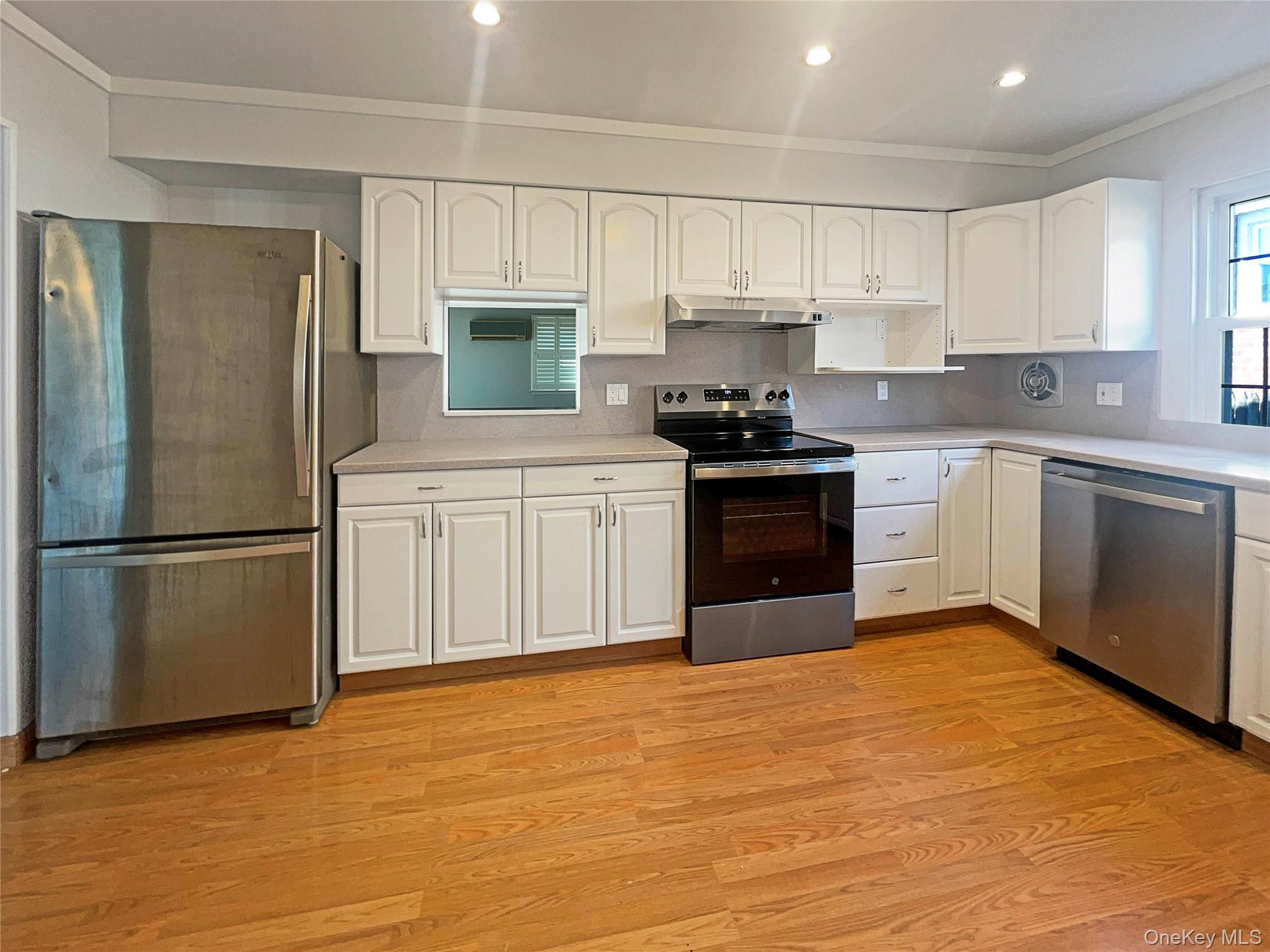 #6 photo, 371 Pennsylvania Avenue, Mineola , NY 11501