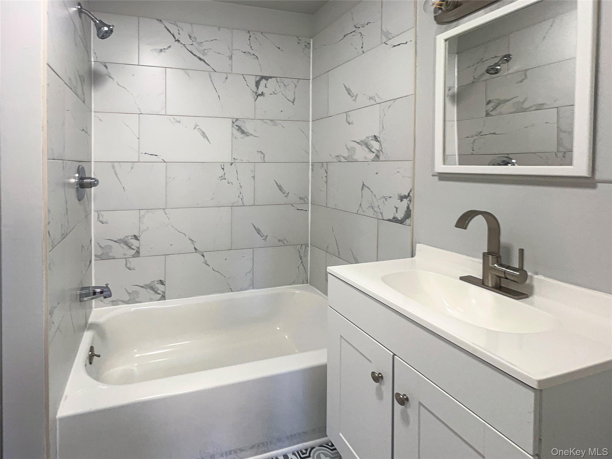 #7 photo, 371 Pennsylvania Avenue, Mineola , NY 11501