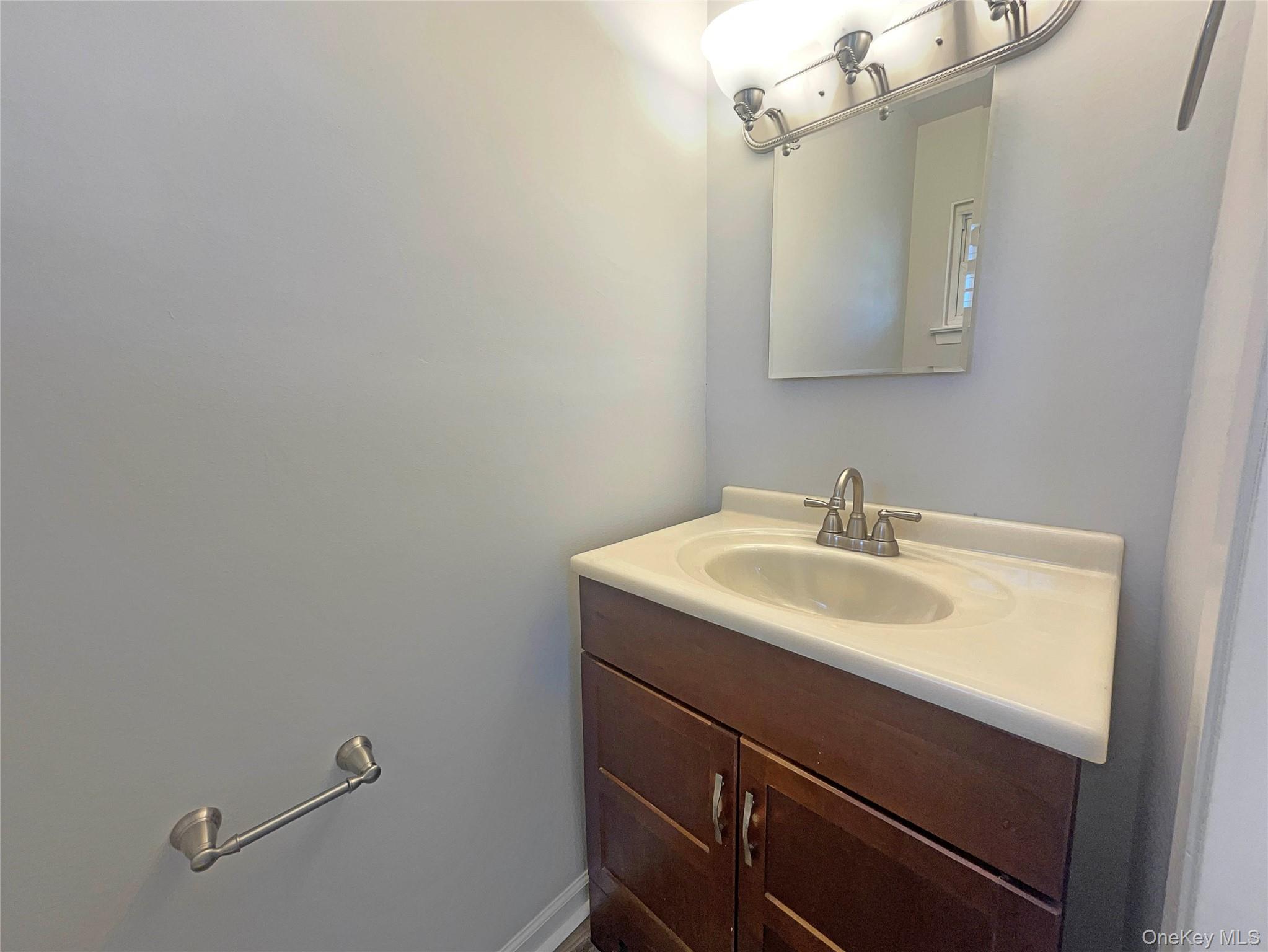 #9 photo, 371 Pennsylvania Avenue, Mineola , NY 11501