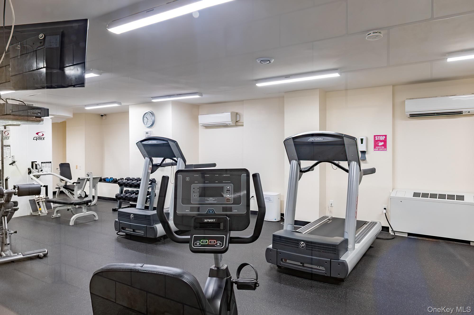 #17 photo, 4901 Henry Hudson Parkway, ブロンクス区 Bronx , NY 10471