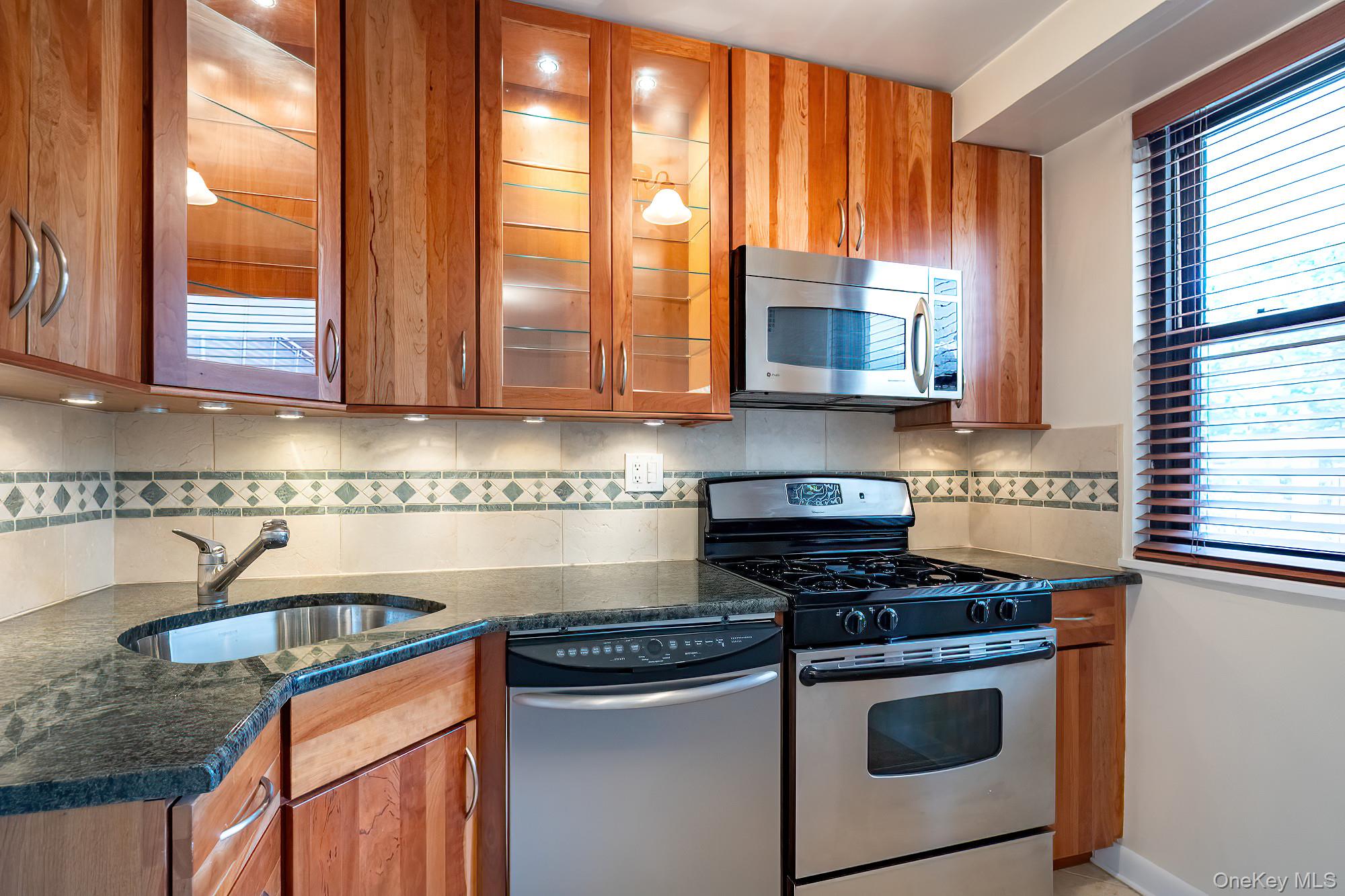 #6 photo, 4901 Henry Hudson Parkway, ブロンクス区 Bronx , NY 10471