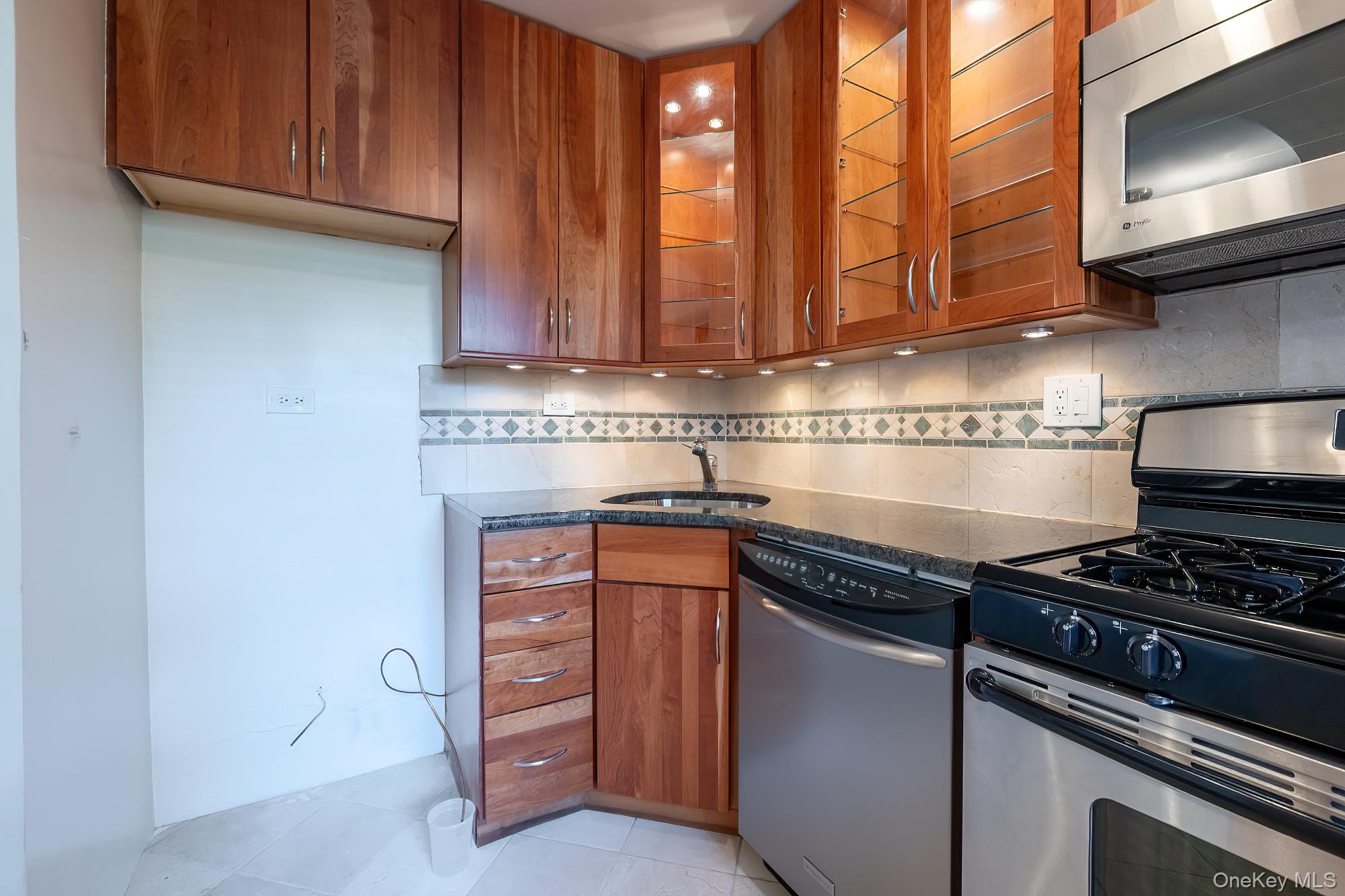 #7 photo, 4901 Henry Hudson Parkway, ブロンクス区 Bronx , NY 10471