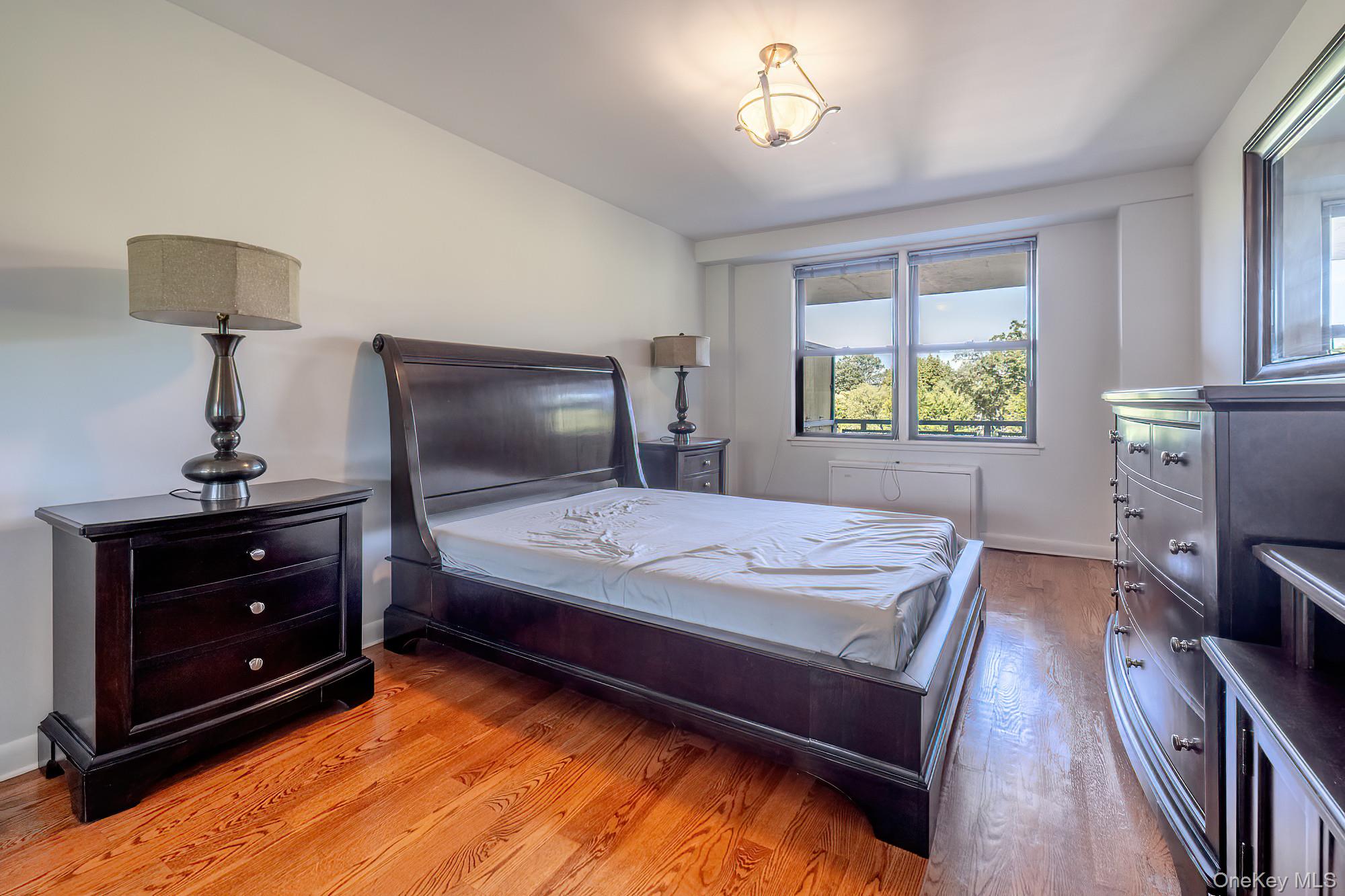 #8 photo, 4901 Henry Hudson Parkway, ブロンクス区 Bronx , NY 10471