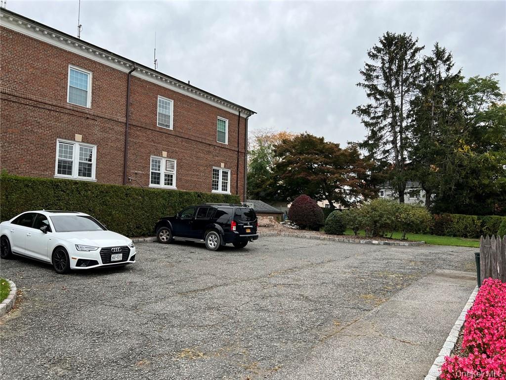 #18 photo, 39 Wilmot Road, Scarsdale , NY 10583